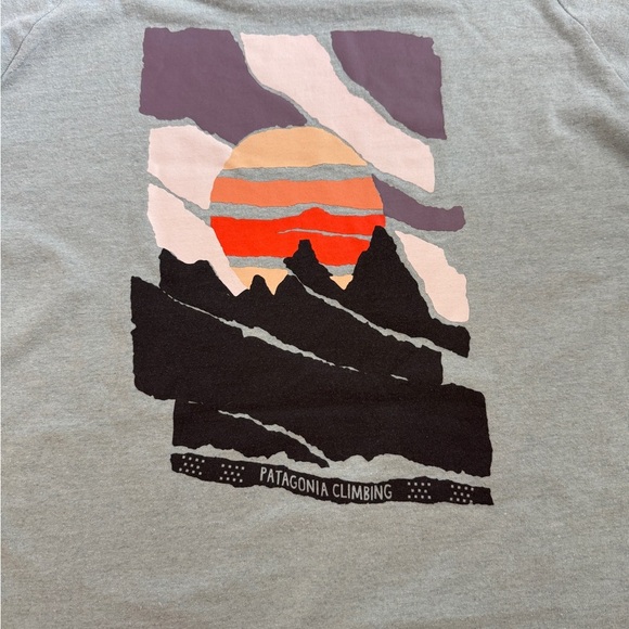 Patagonia Light Green Long Sleeve Tee Size Medium. Hiking Cabincore - Picture 7 of 7